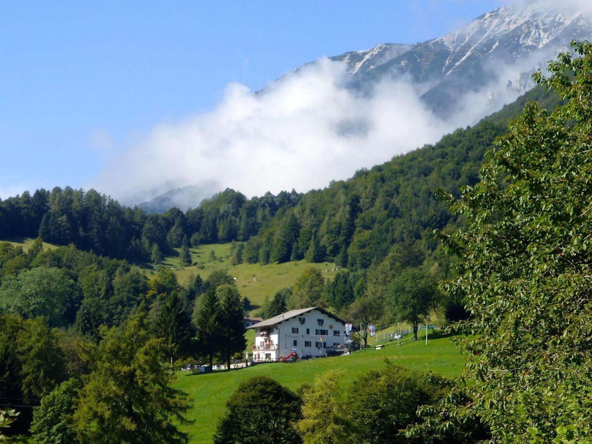 Rifugio Monte Baldo Ξενοδοχείο Avio Εξωτερικό φωτογραφία